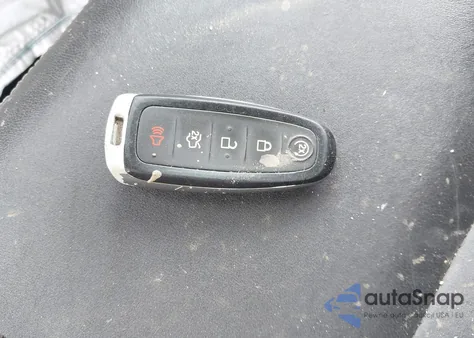 2019 Ford Escape Titanium z USA, uszkodzony, nr VIN 1FMCU0J92KUC27518